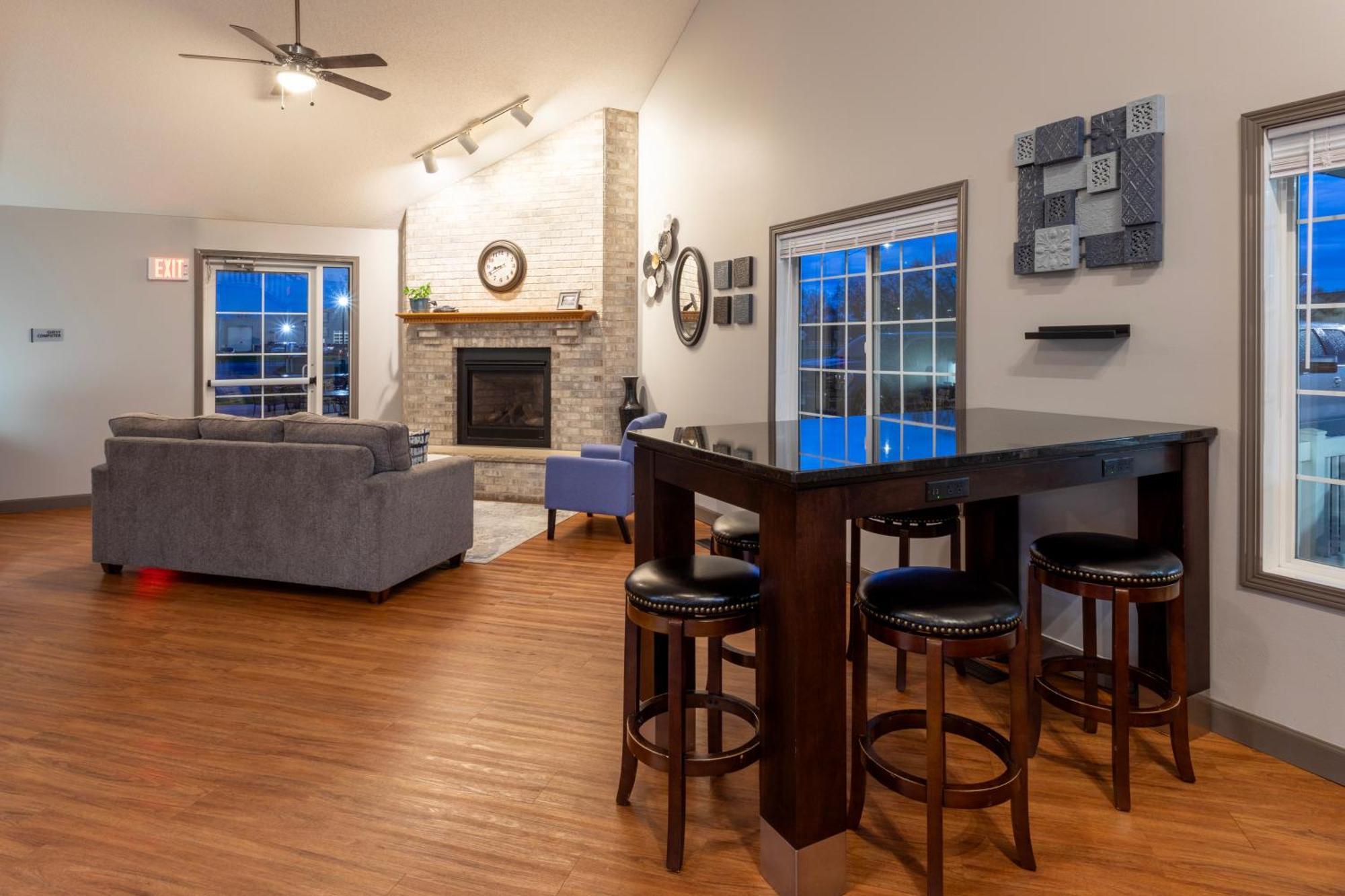 Paynesville Inn&Suites Extérieur photo