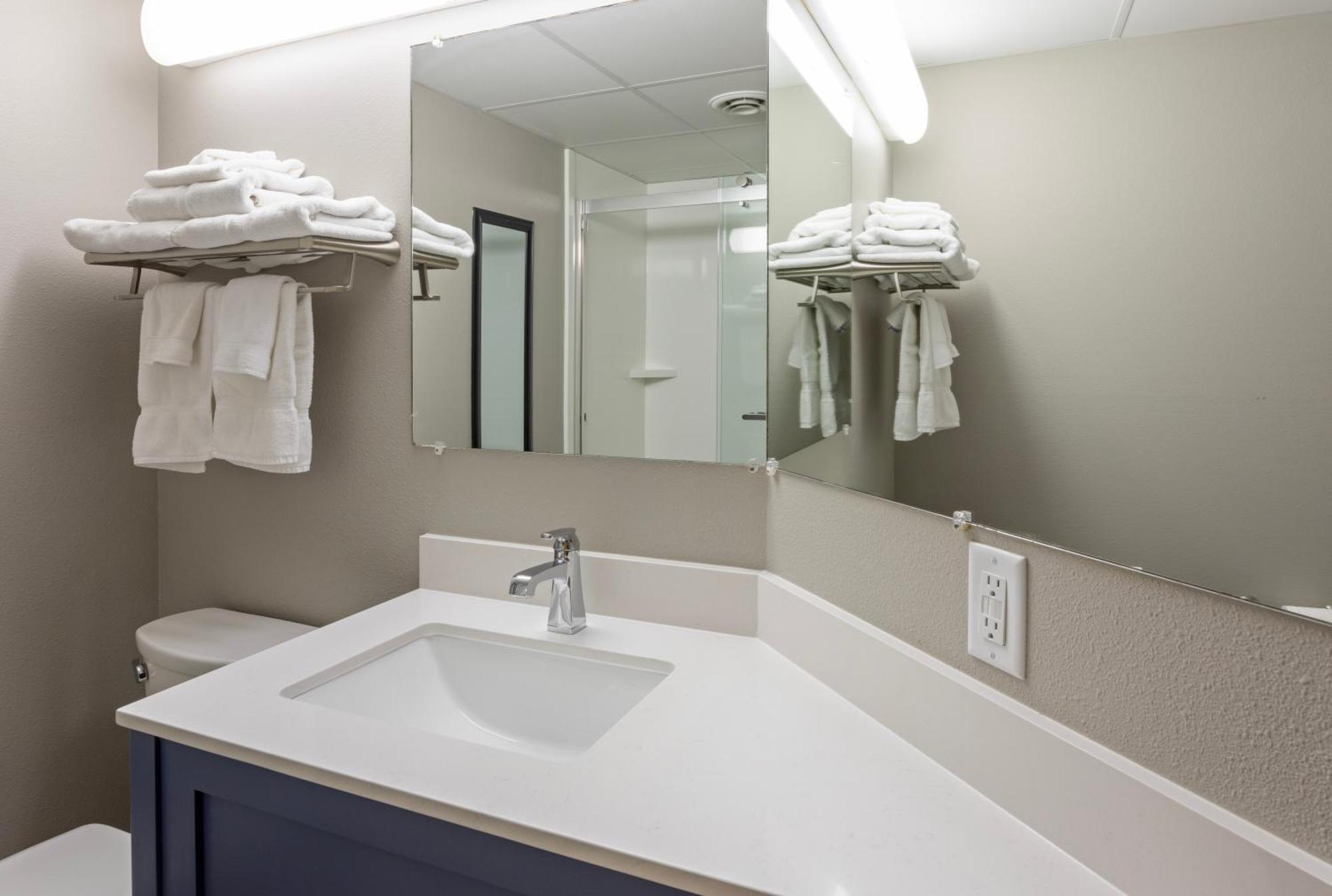 Paynesville Inn&Suites Chambre photo