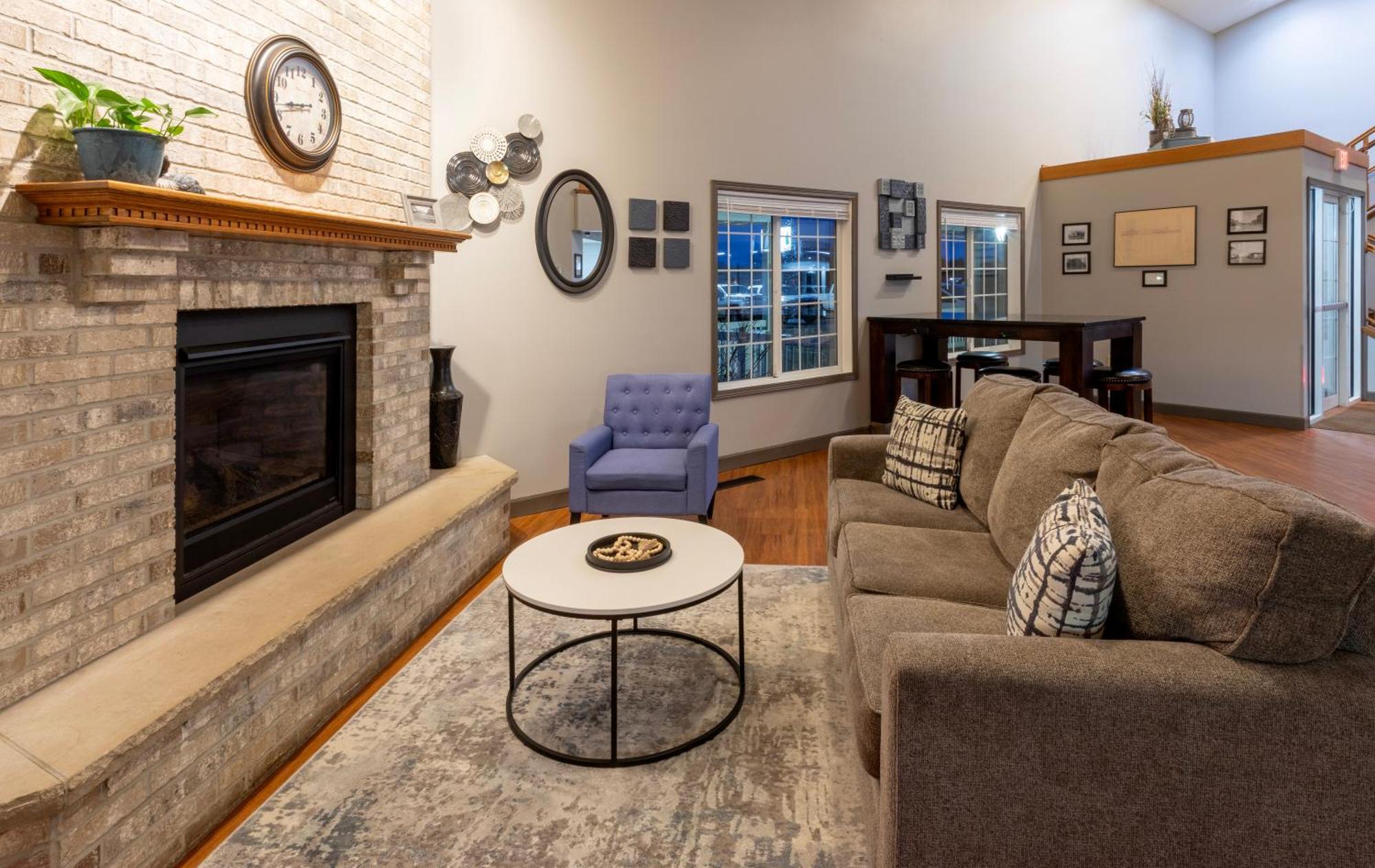 Paynesville Inn&Suites Extérieur photo