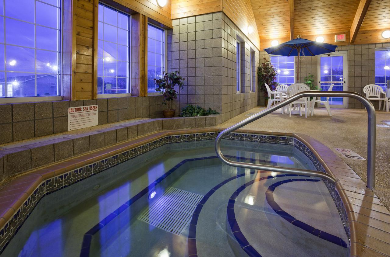 Paynesville Inn&Suites Extérieur photo
