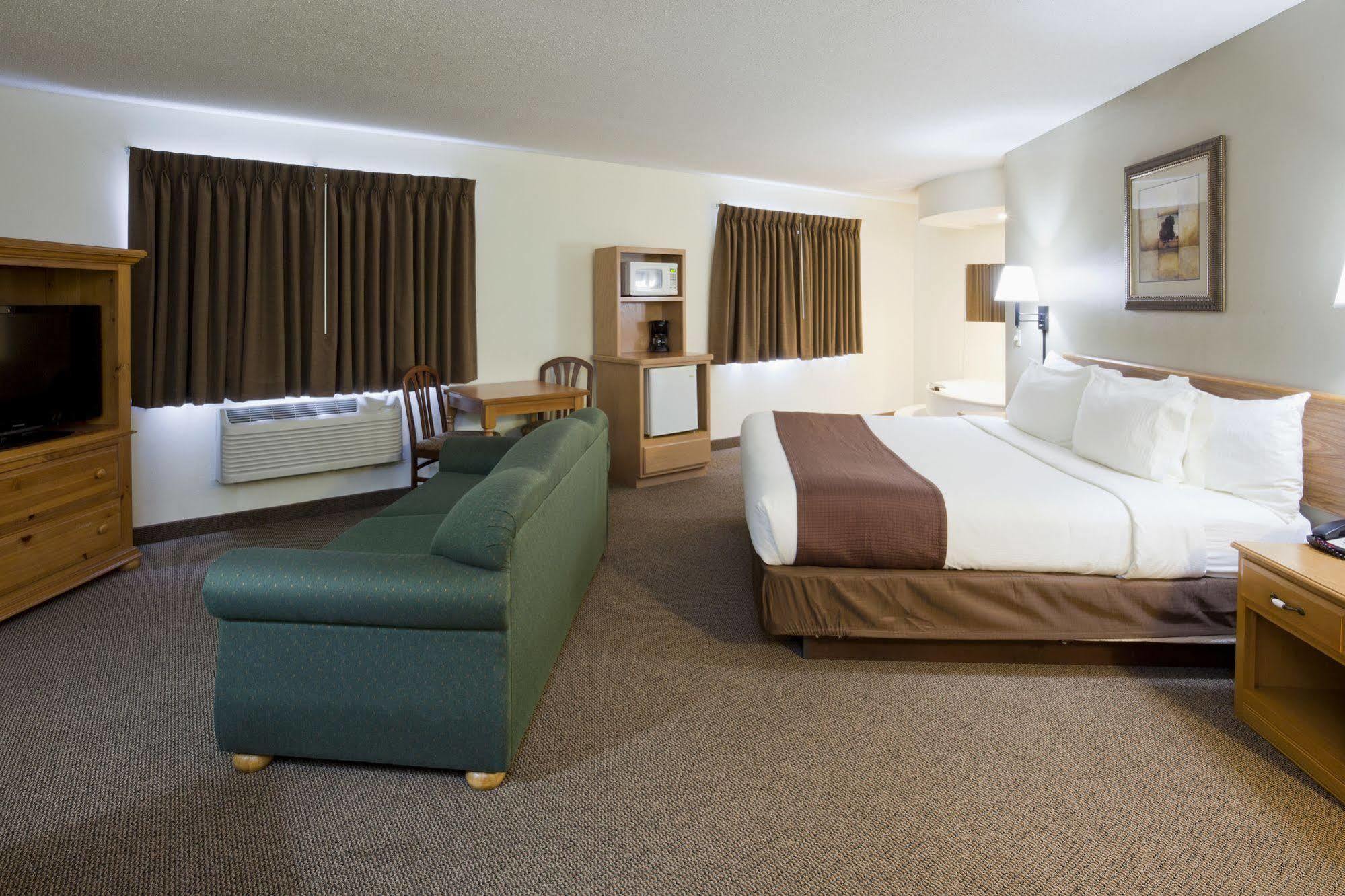 Paynesville Inn&Suites Extérieur photo