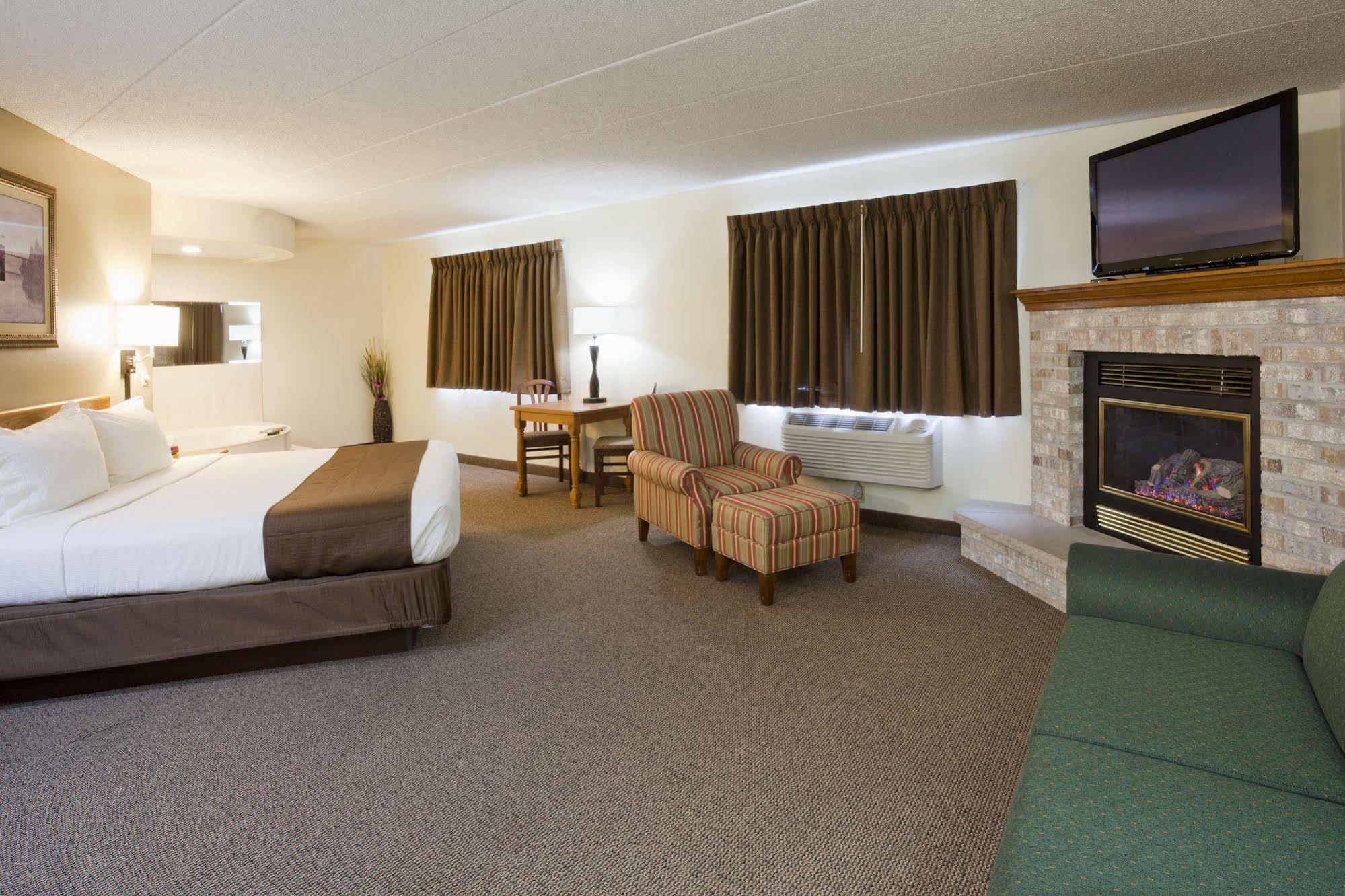 Paynesville Inn&Suites Extérieur photo