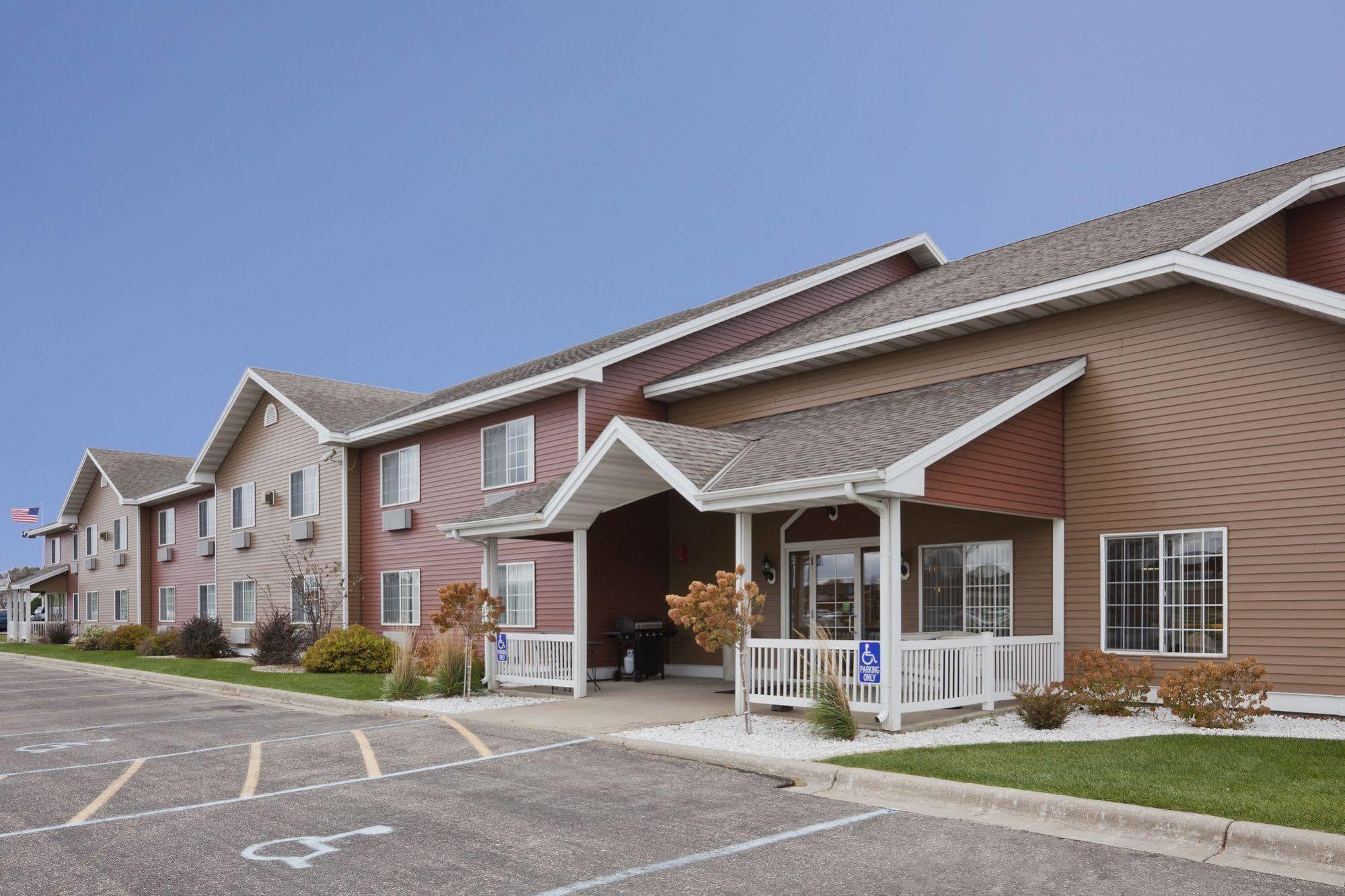 Paynesville Inn&Suites Extérieur photo